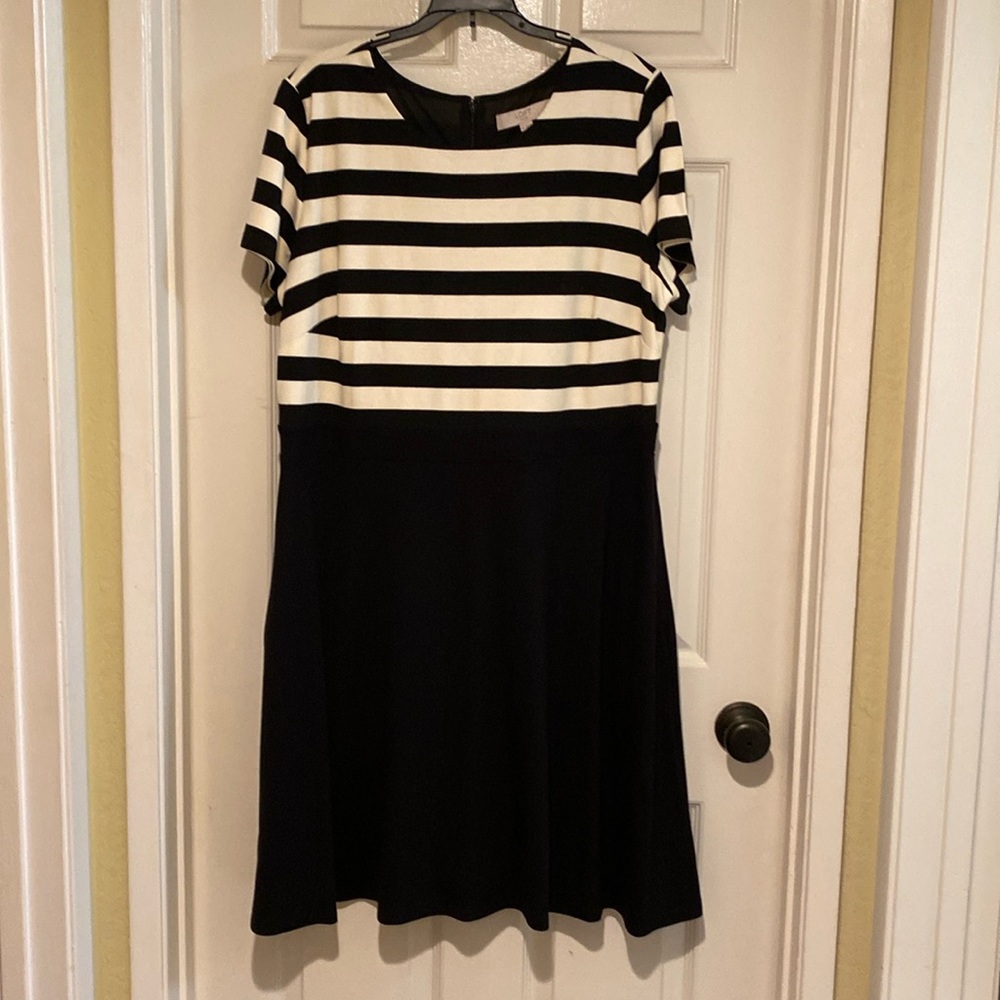 NWT LOFT Short Sleeve Ponte Knit A-Line Black & Cream Striped Dress. Plus 18.